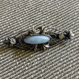Vintage, silver Edwardian style broach, with Moonstone in the center